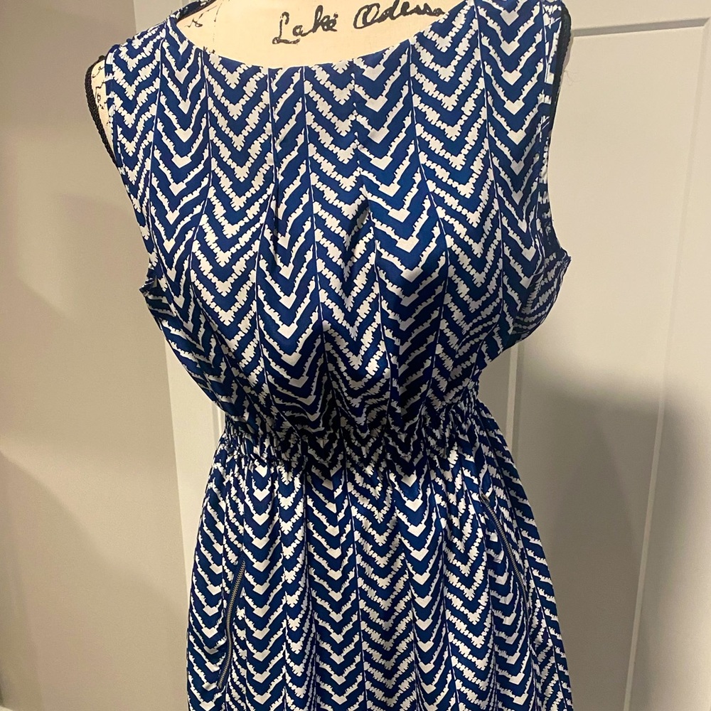 Very cute navy and white dress size M